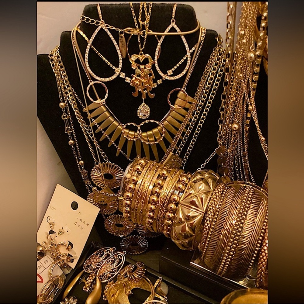 1 LB bulk Curated or Unsearched jewelry lot~ vintage 2 mod, gold or silver - Picture 6 of 9